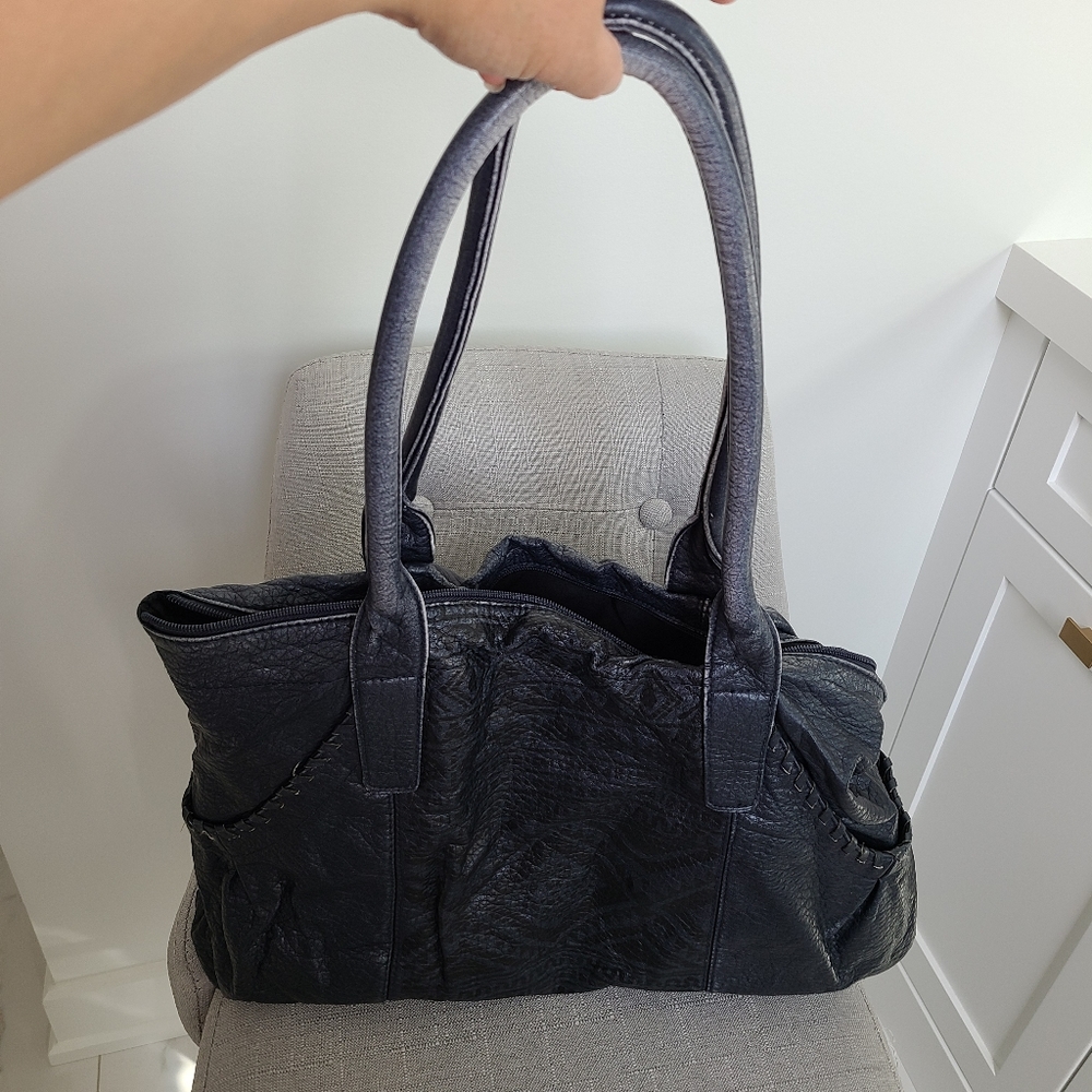 Volcom shoulder bag/ Sz 12x17x5